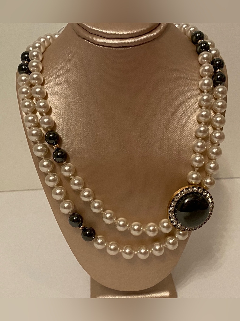 NECKLACE DOUBLE STRAND BEADS WHITE GLASS PEARLS GRAY HEMATITE KNOTTED 30”